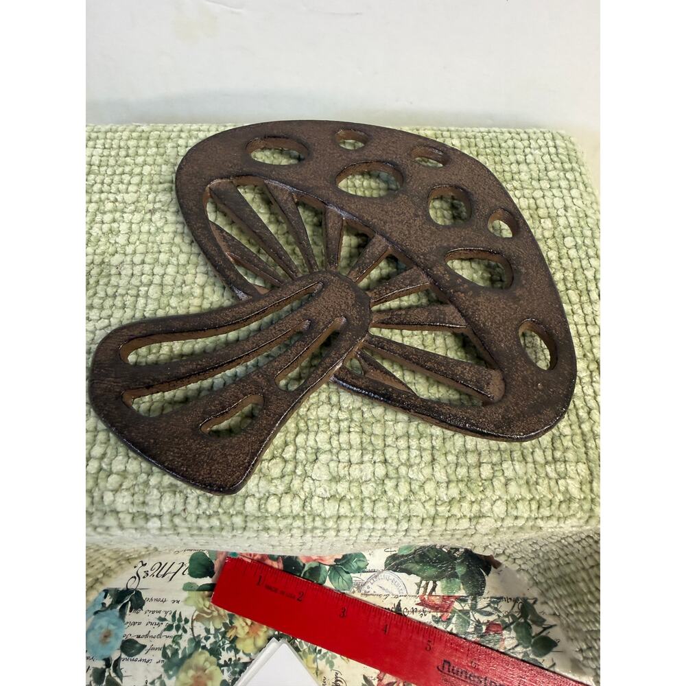 Vtg Cast Iron Mushroom Trivet with feet 6 inches brown cottage farm house MCM
